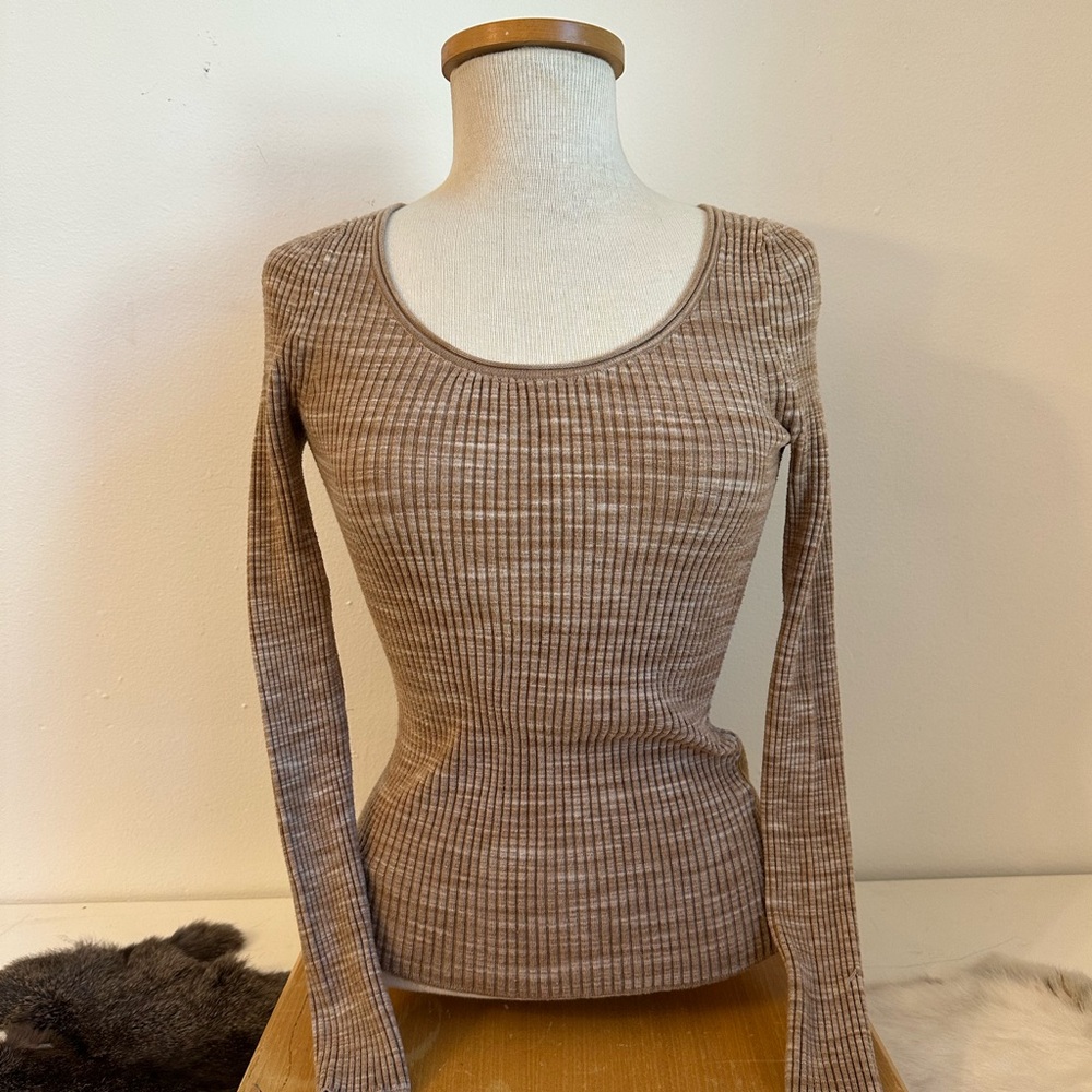 Banana Republic Ribbed Long-Sleeve Scoop Neck Top in Taupe